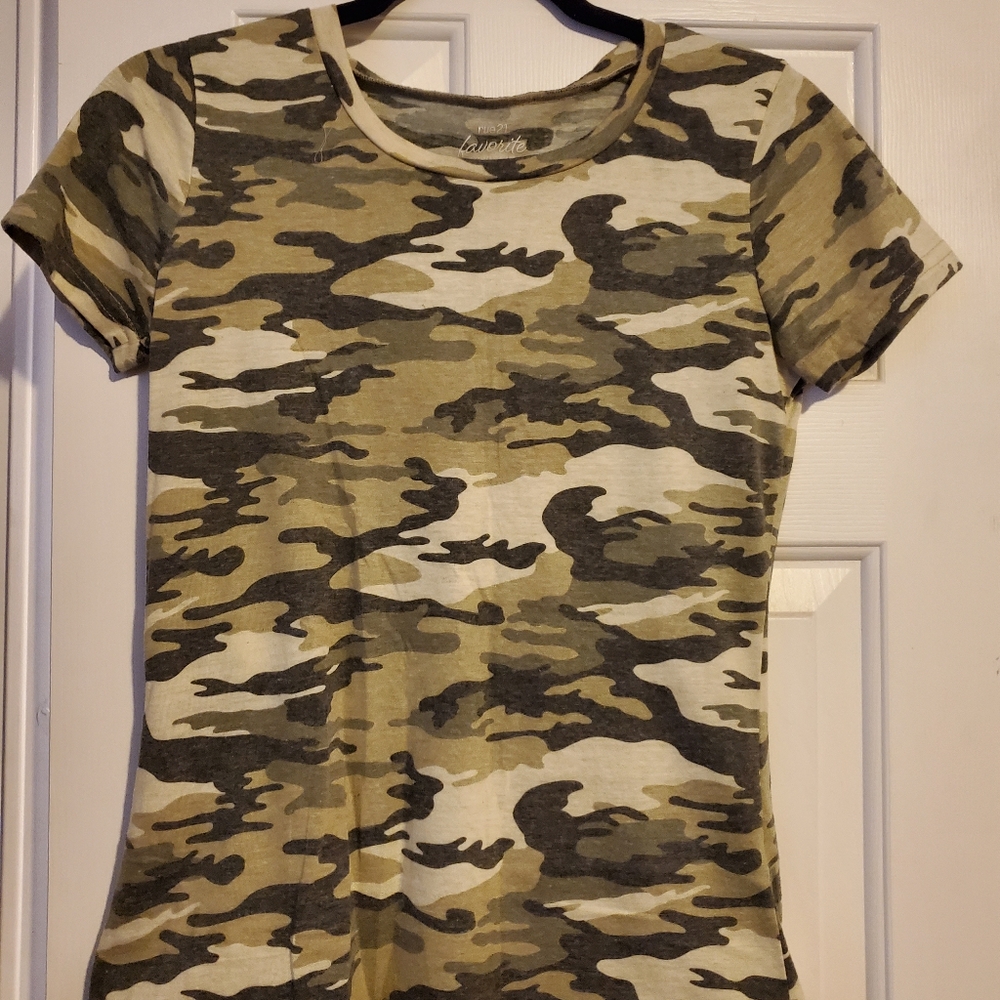 Rue 21 Camo tshirt